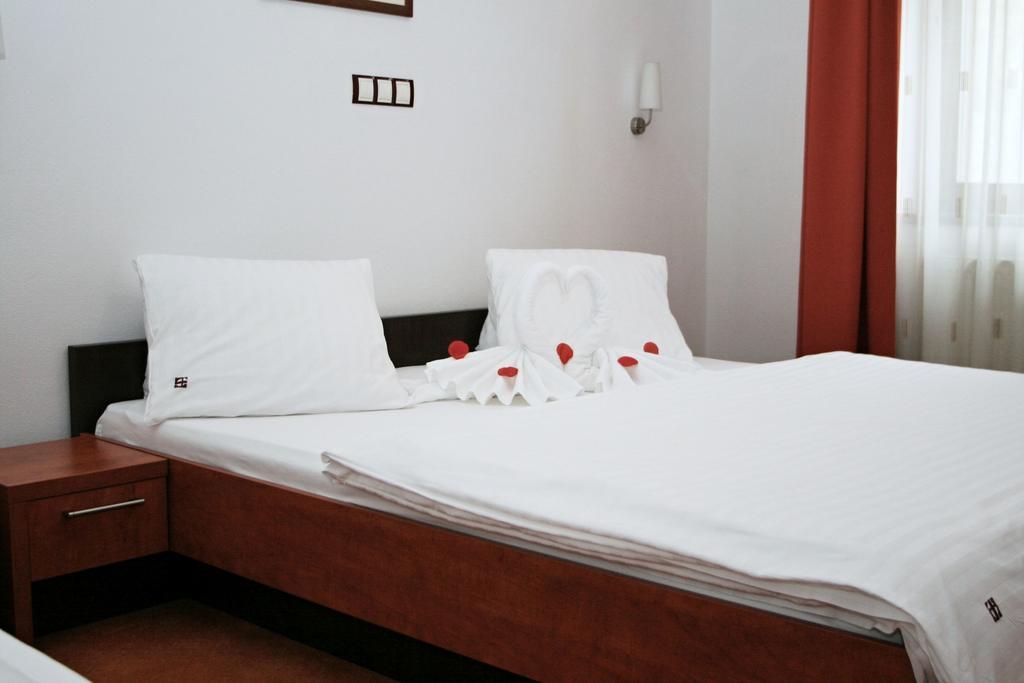 Garni Hotel Praha Trenčianske Teplice Екстериор снимка